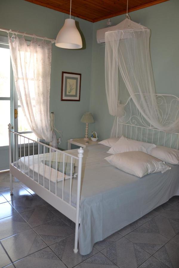 Mihaila Seaside: 2 Bedroom Bungalows Kefalonia Спартия Экстерьер фото